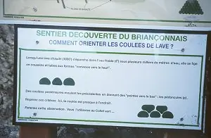 Orientation des coussins de basalte